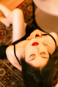 春光乍泄小说
